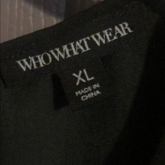 Black dressy top - Picture 3 of 4